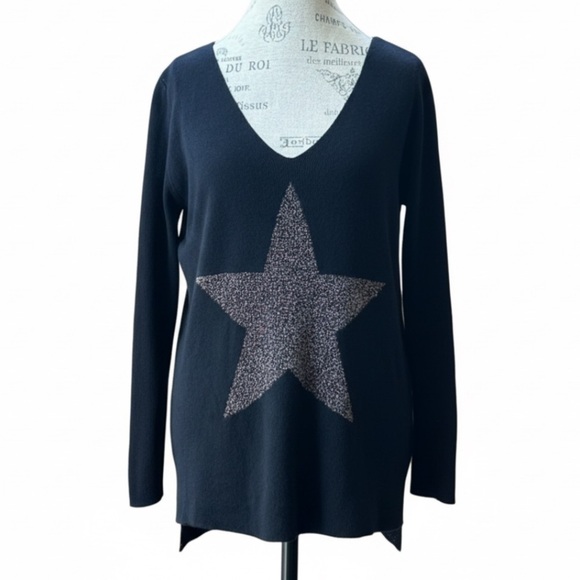 Venti6 Sweaters - Venti6 Black With Pink V-Neck Star Sweater Medium Excellent Condition!